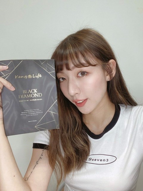 女人知己試用大隊,口碑行銷,部落客行銷,KANGLIFE 黑鑽石墨烯修護面膜,石墨烯修護面膜,植萃精華,六角網紋,均勻分布每次肌膚,採用石墨烯材料，打造獨家六角網膜,石墨烯舒緩疲倦的肌膚,舒緩肌膚壓力,淨白,溫和肌膚,修護,防止肌膚老化,30ml植萃精華液,1片抵6片,SGS安心認證,KANGLIFE 敏感肌專家,敏感肌可用