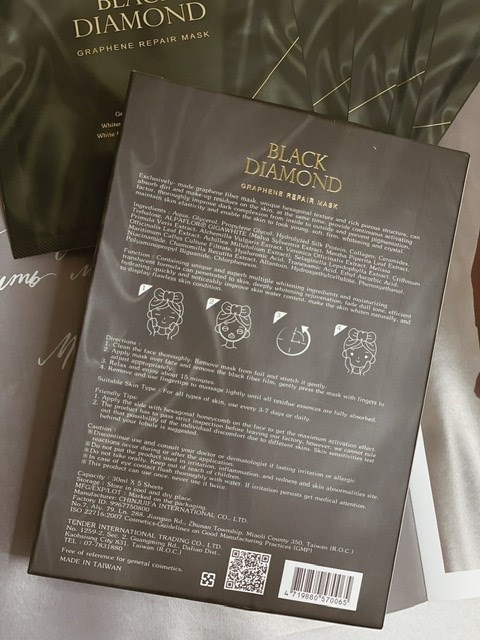 女人知己試用大隊,口碑行銷,部落客行銷,KANGLIFE 黑鑽石墨烯修護面膜,石墨烯修護面膜,植萃精華,六角網紋,均勻分布每次肌膚,採用石墨烯材料，打造獨家六角網膜,石墨烯舒緩疲倦的肌膚,舒緩肌膚壓力,淨白,溫和肌膚,修護,防止肌膚老化,30ml植萃精華液,1片抵6片,SGS安心認證,KANGLIFE 敏感肌專家,敏感肌可用