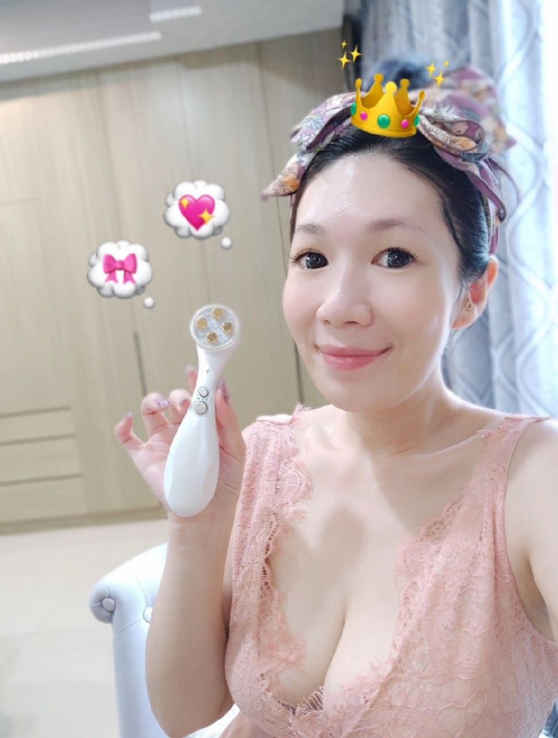 女人知己試用大隊,口碑行銷,部落客行銷,Kirei 黃金美顏凍齡儀,Kirei黃金導入緊緻儀,Kirei黃金亮膚儀,Kirei,黃金美顏凍齡儀,深層導入緊緻,裸肌,嫩膚,美膚導入儀,淨顏嫩膚,一機底四種功效,深層緊緻,通暢毛孔,緊緻毛孔,淨化毛孔,亮白,使肌膚留住保養品,恢復肌膚彈性,彈力肌膚,緊俏,重返年輕,豐潤肌膚,細緻肌膚,恢復生機,活化,Kirei 逆天奇機