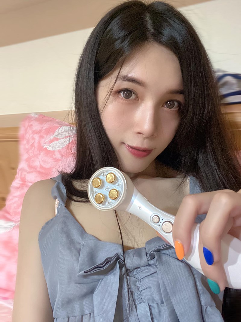 女人知己試用大隊,口碑行銷,部落客行銷,Kirei 黃金美顏凍齡儀,Kirei黃金導入緊緻儀,Kirei黃金亮膚儀,Kirei,黃金美顏凍齡儀,深層導入緊緻,裸肌,嫩膚,美膚導入儀,淨顏嫩膚,一機底四種功效,深層緊緻,通暢毛孔,緊緻毛孔,淨化毛孔,亮白,使肌膚留住保養品,恢復肌膚彈性,彈力肌膚,緊俏,重返年輕,豐潤肌膚,細緻肌膚,恢復生機,活化,Kirei 逆天奇機