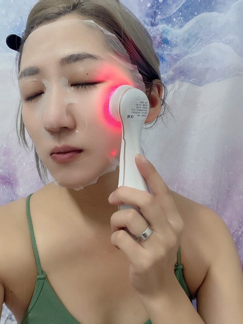 女人知己試用大隊,口碑行銷,部落客行銷,Kirei 黃金美顏凍齡儀,Kirei黃金導入緊緻儀,Kirei黃金亮膚儀,Kirei,黃金美顏凍齡儀,深層導入緊緻,裸肌,嫩膚,美膚導入儀,淨顏嫩膚,一機底四種功效,深層緊緻,通暢毛孔,緊緻毛孔,淨化毛孔,亮白,使肌膚留住保養品,恢復肌膚彈性,彈力肌膚,緊俏,重返年輕,豐潤肌膚,細緻肌膚,恢復生機,活化,Kirei 逆天奇機