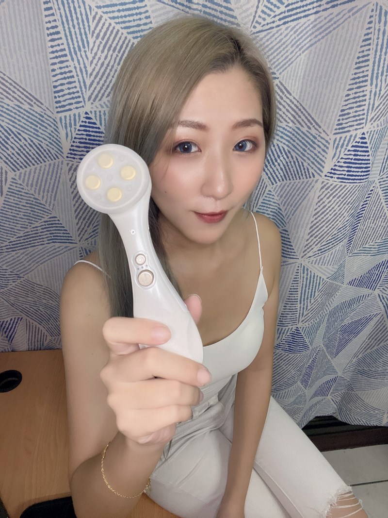 女人知己試用大隊,口碑行銷,部落客行銷,Kirei 黃金美顏凍齡儀,Kirei黃金導入緊緻儀,Kirei黃金亮膚儀,Kirei,黃金美顏凍齡儀,深層導入緊緻,裸肌,嫩膚,美膚導入儀,淨顏嫩膚,一機底四種功效,深層緊緻,通暢毛孔,緊緻毛孔,淨化毛孔,亮白,使肌膚留住保養品,恢復肌膚彈性,彈力肌膚,緊俏,重返年輕,豐潤肌膚,細緻肌膚,恢復生機,活化,Kirei 逆天奇機