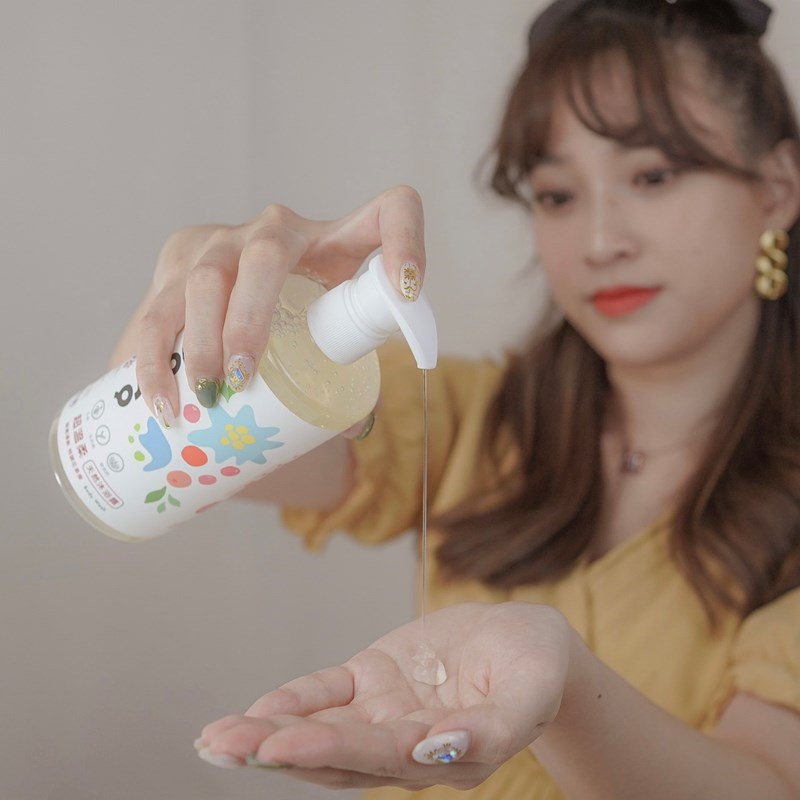 女人知己試用大隊,口碑行銷,部落客行銷,馨朵拉cindora 超溫柔天然沐浴露,馨朵拉,cindora,馨朵拉超溫柔天然沐浴露,女性專用,孕婦適用,生理期適用,全膚質適用,敏弱肌適用,pH4.8黃金比例,私密肌保養,一瓶洗全身,溫和不易刺激,散發甜美花果香,添加胺基酸,鎖水保濕