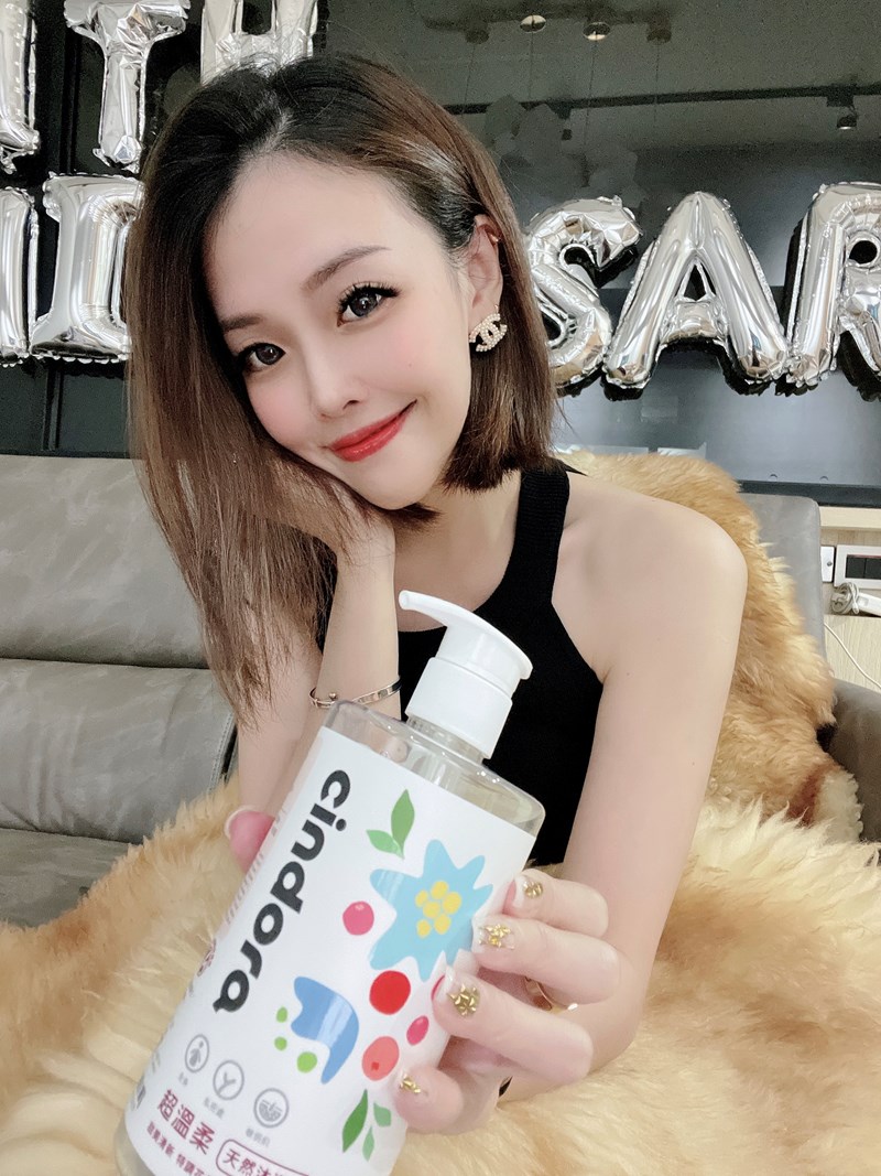 女人知己試用大隊,口碑行銷,部落客行銷,馨朵拉cindora 超溫柔天然沐浴露,馨朵拉,cindora,馨朵拉超溫柔天然沐浴露,女性專用,孕婦適用,生理期適用,全膚質適用,敏弱肌適用,pH4.8黃金比例,私密肌保養,一瓶洗全身,溫和不易刺激,散發甜美花果香,添加胺基酸,鎖水保濕