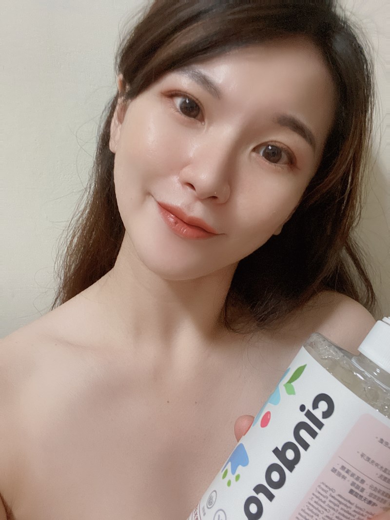 女人知己試用大隊,口碑行銷,部落客行銷,馨朵拉cindora 超溫柔天然沐浴露,馨朵拉,cindora,馨朵拉超溫柔天然沐浴露,女性專用,孕婦適用,生理期適用,全膚質適用,敏弱肌適用,pH4.8黃金比例,私密肌保養,一瓶洗全身,溫和不易刺激,散發甜美花果香,添加胺基酸,鎖水保濕