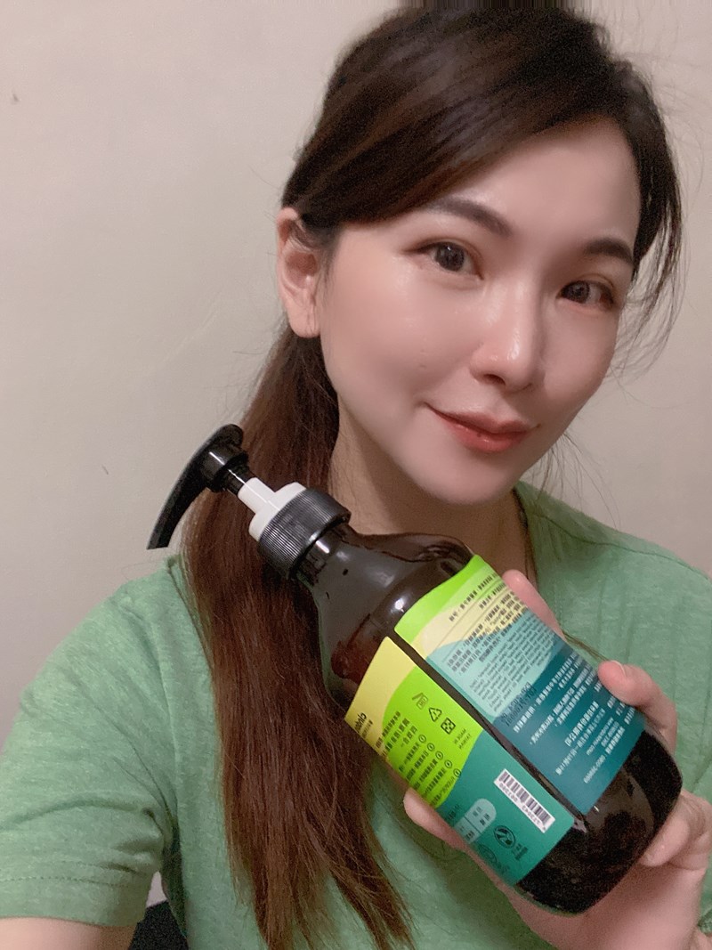 女人知己試用大隊,口碑行銷,部落客行銷,馨朵拉cindora 草本植萃洗髮精+草本植萃護髮素,馨朵拉草本植萃洗髮精,馨朵拉草本植萃護髮素,馨朵拉cindora,堅持不添加任何有疑慮成分,0矽靈,不含SLS, SLES,ALS,ALES,不添加MI/MCI防腐劑,不添加色素,Parabens,不做動物性實驗,撫平糾結毛躁,調理頭皮,敏弱頭皮適用,孕婦適用,溫和不易刺激,Spa級香氛