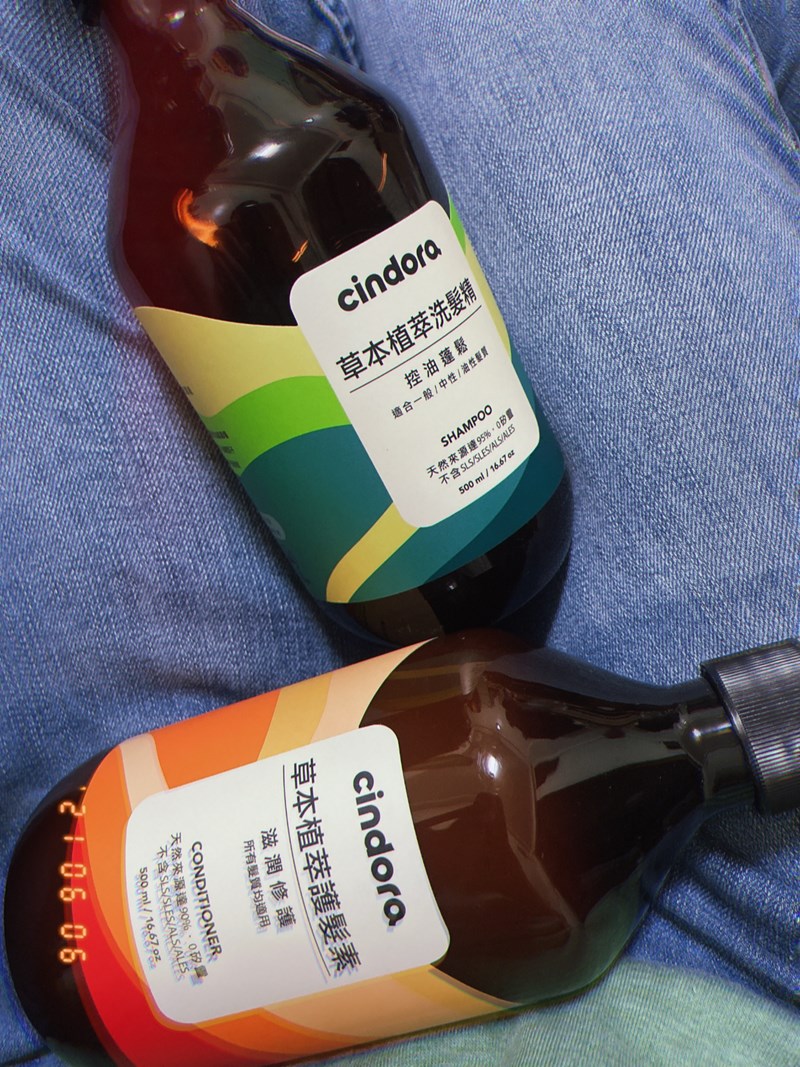 女人知己試用大隊,口碑行銷,部落客行銷,馨朵拉cindora 草本植萃洗髮精+草本植萃護髮素,馨朵拉草本植萃洗髮精,馨朵拉草本植萃護髮素,馨朵拉cindora,堅持不添加任何有疑慮成分,0矽靈,不含SLS, SLES,ALS,ALES,不添加MI/MCI防腐劑,不添加色素,Parabens,不做動物性實驗,撫平糾結毛躁,調理頭皮,敏弱頭皮適用,孕婦適用,溫和不易刺激,Spa級香氛