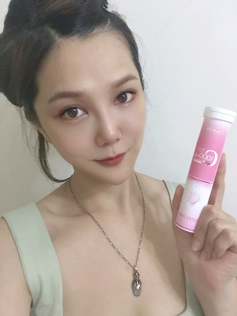 女人知己試用大隊,口碑行銷,部落客行銷,康萃 維生素C1000膠原發泡錠,BeeZin康萃,維生素C膠原發泡錠,1000mgVit.C,Vit.C膠原發泡錠,瑞莎,好氣色,促進膠原蛋白形成,促進鐵吸收,具抗氧化作用,粉紅蔓越莓口味