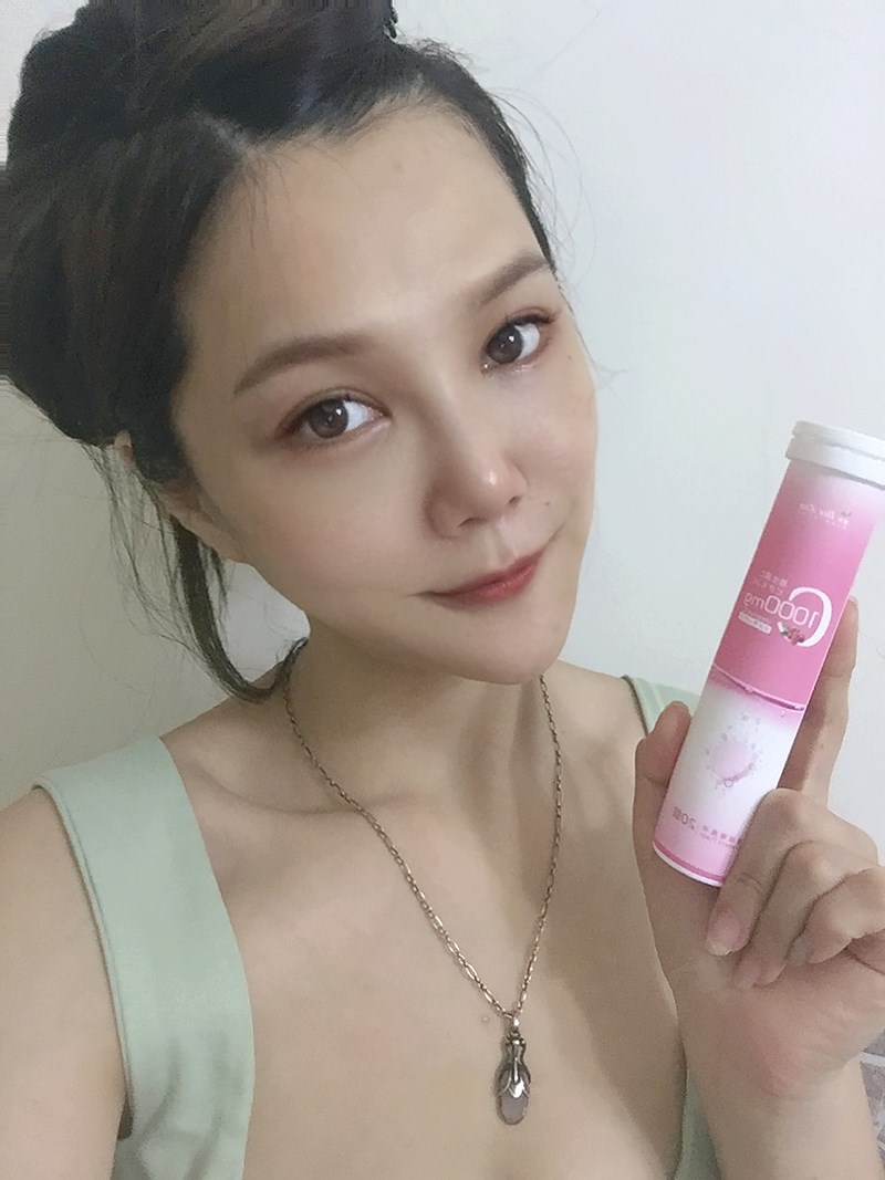 女人知己試用大隊,口碑行銷,部落客行銷,康萃 維生素C1000膠原發泡錠,BeeZin康萃,維生素C膠原發泡錠,1000mgVit.C,Vit.C膠原發泡錠,瑞莎,好氣色,促進膠原蛋白形成,促進鐵吸收,具抗氧化作用,粉紅蔓越莓口味