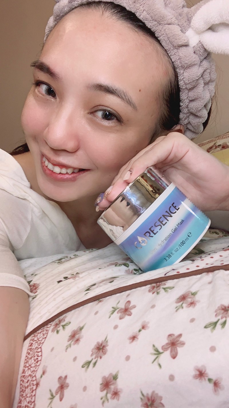 女人知己試用大隊,CORESENCE 蔻仙詩極地冰河醣凍膜,將南極醣蛋白修護力與玻尿酸保濕力注入保濕凍膜中,深度調節肌底造水力,密集補水,改善粗糙感肌膚,讓水嫩效果更持久,鎖水保濕再升級,南極醣蛋白,海藻糖,透明質酸鈉,金縷梅,薰衣草,天竺葵