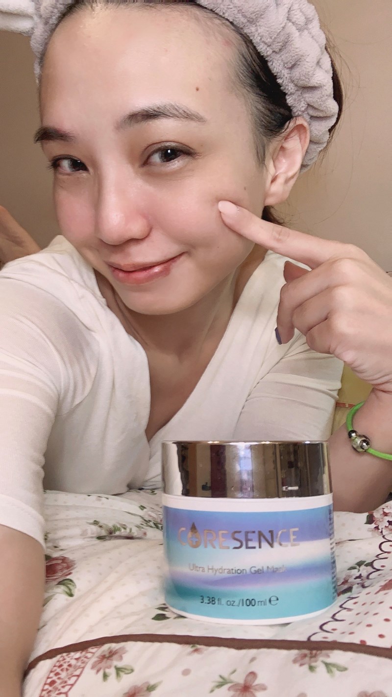 女人知己試用大隊,CORESENCE 蔻仙詩極地冰河醣凍膜,將南極醣蛋白修護力與玻尿酸保濕力注入保濕凍膜中,深度調節肌底造水力,密集補水,改善粗糙感肌膚,讓水嫩效果更持久,鎖水保濕再升級,南極醣蛋白,海藻糖,透明質酸鈉,金縷梅,薰衣草,天竺葵