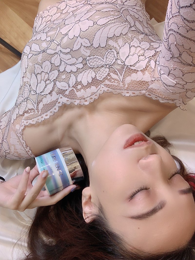 女人知己試用大隊,CORESENCE 蔻仙詩極地冰河醣凍膜,將南極醣蛋白修護力與玻尿酸保濕力注入保濕凍膜中,深度調節肌底造水力,密集補水,改善粗糙感肌膚,讓水嫩效果更持久,鎖水保濕再升級,南極醣蛋白,海藻糖,透明質酸鈉,金縷梅,薰衣草,天竺葵