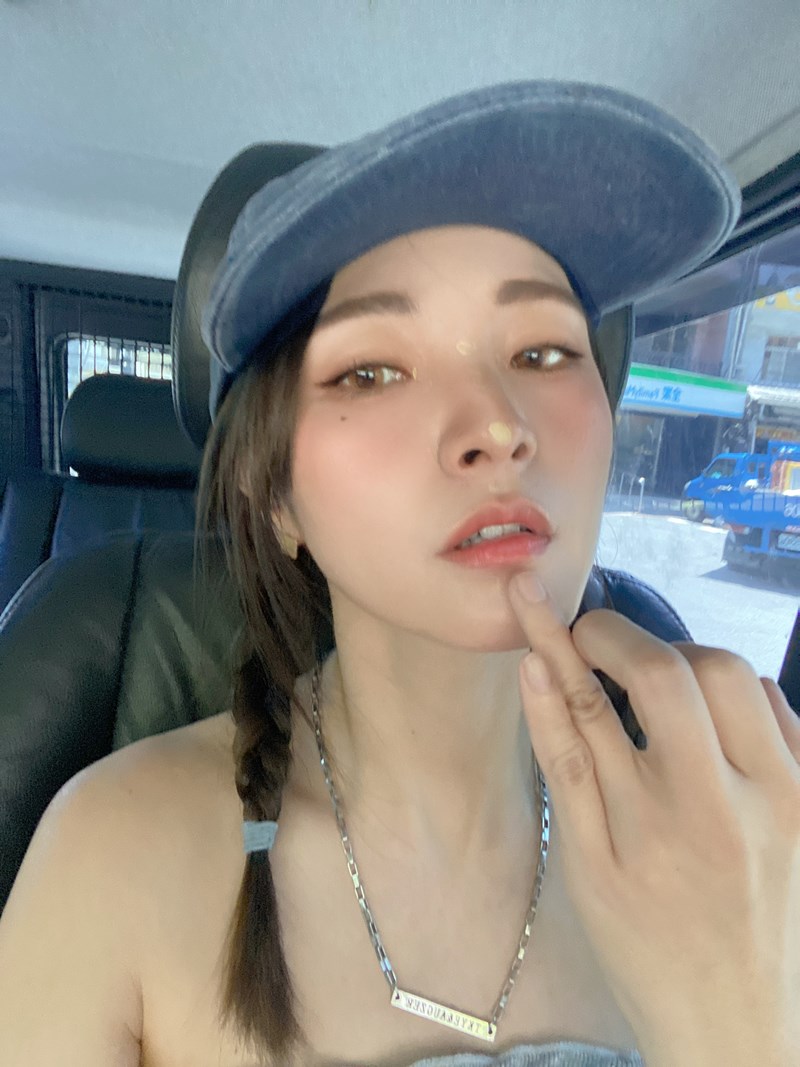 女人知己試用大隊,口碑行銷,部落客行銷,Lokah高光打亮蜜 香檳金＋ Lokah小臉V提拉面模,Lokah高光打亮蜜,Lokah小臉V提拉面模,極美光澤,立體,光澤妝感,朵烈美妝,紐約國際彩妝師,Doleh Beauty NYC,Naomi 老師監製,泰雅紋面設計,紐約品牌創立