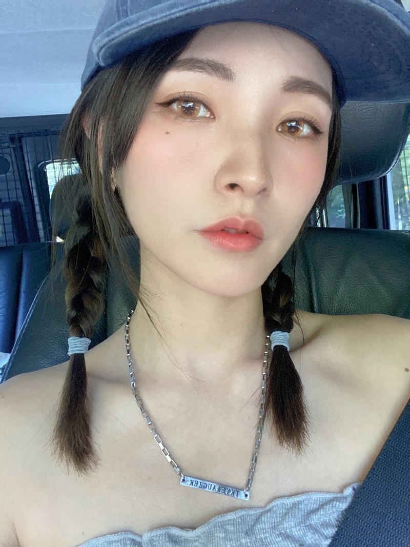 女人知己試用大隊,口碑行銷,部落客行銷,Lokah高光打亮蜜 香檳金＋ Lokah小臉V提拉面模,Lokah高光打亮蜜,Lokah小臉V提拉面模,極美光澤,立體,光澤妝感,朵烈美妝,紐約國際彩妝師,Doleh Beauty NYC,Naomi 老師監製,泰雅紋面設計,紐約品牌創立