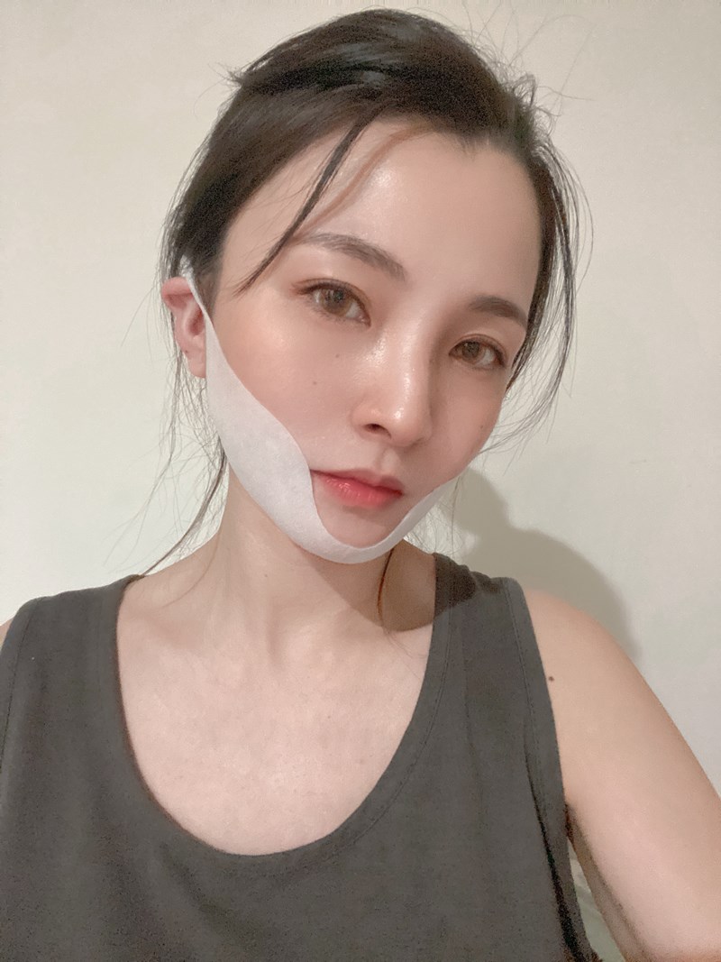 女人知己試用大隊,口碑行銷,部落客行銷,Lokah高光打亮蜜 香檳金＋ Lokah小臉V提拉面模,Lokah高光打亮蜜,Lokah小臉V提拉面模,極美光澤,立體,光澤妝感,朵烈美妝,紐約國際彩妝師,Doleh Beauty NYC,Naomi 老師監製,泰雅紋面設計,紐約品牌創立