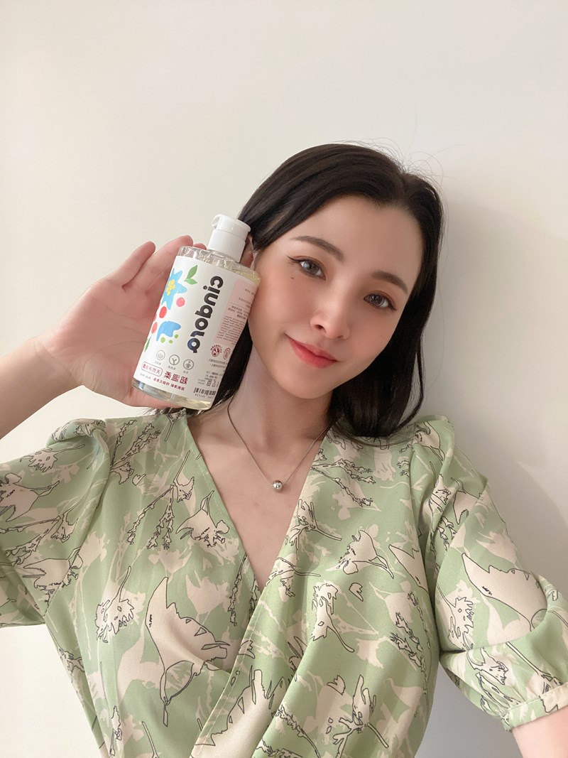 女人知己試用大隊,口碑行銷,部落客行銷,馨朵拉cindora 超溫柔天然沐浴露,馨朵拉,cindora,馨朵拉超溫柔天然沐浴露,女性專用,孕婦適用,生理期適用,全膚質適用,敏弱肌適用,pH4.8黃金比例,私密肌保養,一瓶洗全身,溫和不易刺激,散發甜美花果香,添加胺基酸,鎖水保濕