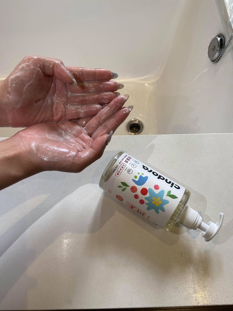 女人知己試用大隊,口碑行銷,部落客行銷,馨朵拉cindora 超溫柔天然沐浴露,馨朵拉,cindora,馨朵拉超溫柔天然沐浴露,女性專用,孕婦適用,生理期適用,全膚質適用,敏弱肌適用,pH4.8黃金比例,私密肌保養,一瓶洗全身,溫和不易刺激,散發甜美花果香,添加胺基酸,鎖水保濕