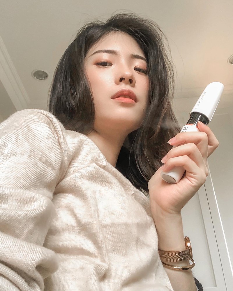 女人知己試用大隊,口碑行銷,部落客行銷,AMBER水素水美膚儀,AMBER水素水美膚儀,保濕,定妝,舒護,科技,時尚,氣霧細緻,氫水,感應環,日本保養,輕巧,取代日常化妝水,保濕噴霧,定妝噴霧,舒緩噴霧,充電＋純水＝即可使用