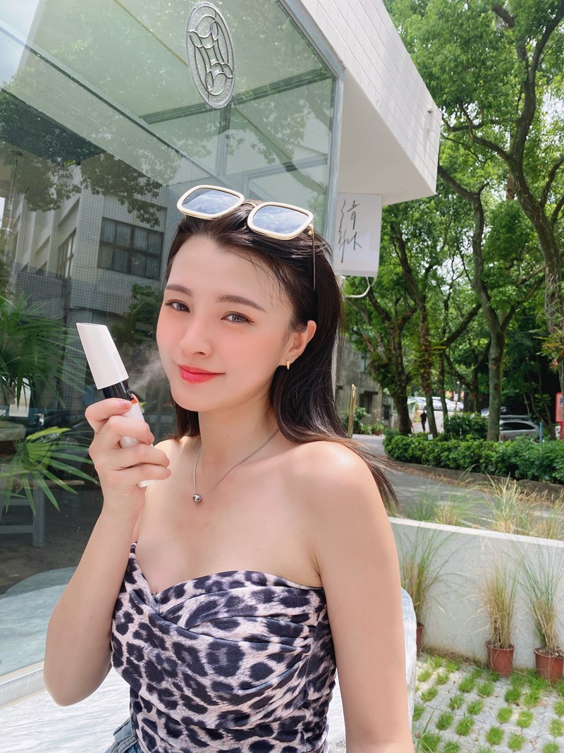 女人知己試用大隊,口碑行銷,部落客行銷,AMBER水素水美膚儀,AMBER水素水美膚儀,保濕,定妝,舒護,科技,時尚,氣霧細緻,氫水,感應環,日本保養,輕巧,取代日常化妝水,保濕噴霧,定妝噴霧,舒緩噴霧,充電＋純水＝即可使用