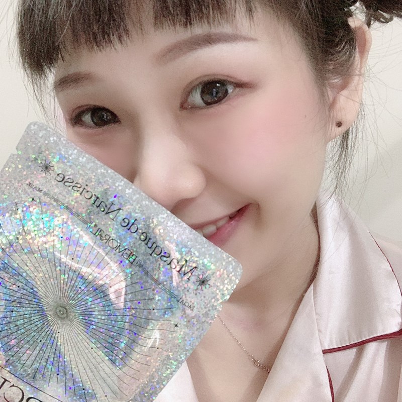 女人知己試用大隊,口碑行銷,部落客行銷,BEMORAL納西瑟斯裸妝面膜,散發柔滑光澤！月光閃粉，10分鐘達到隔離裸素顏,植物萃取日本林原生物糖類，含豐富鉀離子，幫助細胞保持滲透平衡，協助水份完整進入細胞,取用德國引領全球的「閃光粉特殊原料」並合乎歐盟法規，達最高品質與規範要求的安全成份,特級研發面膜紙採用日本紡織領先技術製作以棉籽絨為原料的再生纖維素的纖維組織，具優良的保水性,緊密服貼性,高度透明性,取得SGS檢驗認證,#裸妝面膜