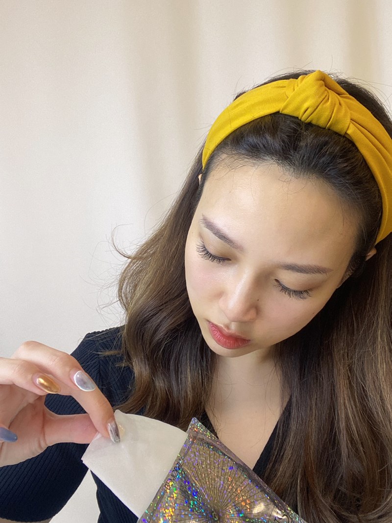 女人知己試用大隊,口碑行銷,部落客行銷,BEMORAL納西瑟斯裸妝面膜,散發柔滑光澤！月光閃粉，10分鐘達到隔離裸素顏,植物萃取日本林原生物糖類，含豐富鉀離子，幫助細胞保持滲透平衡，協助水份完整進入細胞,取用德國引領全球的「閃光粉特殊原料」並合乎歐盟法規，達最高品質與規範要求的安全成份,特級研發面膜紙採用日本紡織領先技術製作以棉籽絨為原料的再生纖維素的纖維組織，具優良的保水性,緊密服貼性,高度透明性,取得SGS檢驗認證,#裸妝面膜