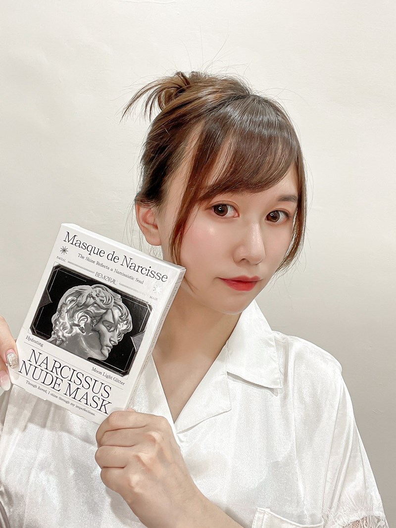 女人知己試用大隊,口碑行銷,部落客行銷,BEMORAL納西瑟斯裸妝面膜,散發柔滑光澤！月光閃粉，10分鐘達到隔離裸素顏,植物萃取日本林原生物糖類，含豐富鉀離子，幫助細胞保持滲透平衡，協助水份完整進入細胞,取用德國引領全球的「閃光粉特殊原料」並合乎歐盟法規，達最高品質與規範要求的安全成份,特級研發面膜紙採用日本紡織領先技術製作以棉籽絨為原料的再生纖維素的纖維組織，具優良的保水性,緊密服貼性,高度透明性,取得SGS檢驗認證,#裸妝面膜