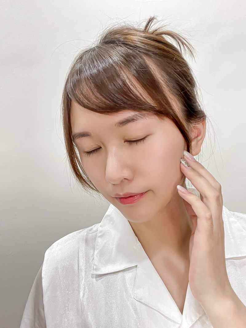 女人知己試用大隊,口碑行銷,部落客行銷,BEMORAL納西瑟斯裸妝面膜,散發柔滑光澤！月光閃粉，10分鐘達到隔離裸素顏,植物萃取日本林原生物糖類，含豐富鉀離子，幫助細胞保持滲透平衡，協助水份完整進入細胞,取用德國引領全球的「閃光粉特殊原料」並合乎歐盟法規，達最高品質與規範要求的安全成份,特級研發面膜紙採用日本紡織領先技術製作以棉籽絨為原料的再生纖維素的纖維組織，具優良的保水性,緊密服貼性,高度透明性,取得SGS檢驗認證,#裸妝面膜