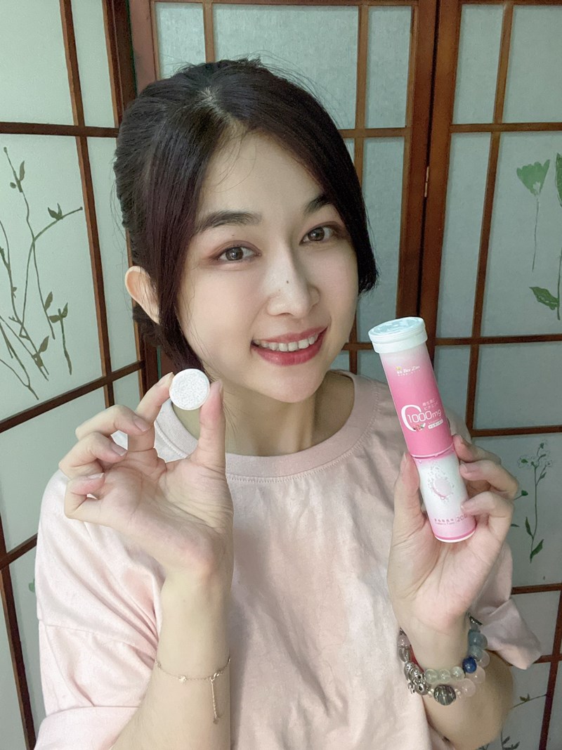 女人知己試用大隊,口碑行銷,部落客行銷,康萃 維生素C1000膠原發泡錠,BeeZin康萃,維生素C膠原發泡錠,1000mgVit.C,Vit.C膠原發泡錠,瑞莎,好氣色,促進膠原蛋白形成,促進鐵吸收,具抗氧化作用,粉紅蔓越莓口味