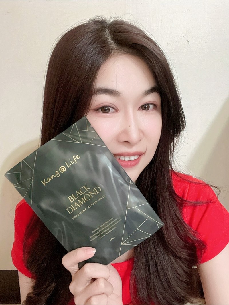 女人知己試用大隊,口碑行銷,部落客行銷,KANGLIFE 黑鑽石墨烯修護面膜,石墨烯修護面膜,植萃精華,六角網紋,均勻分布每次肌膚,採用石墨烯材料，打造獨家六角網膜,石墨烯舒緩疲倦的肌膚,舒緩肌膚壓力,淨白,溫和肌膚,修護,防止肌膚老化,30ml植萃精華液,1片抵6片,SGS安心認證,KANGLIFE 敏感肌專家,敏感肌可用