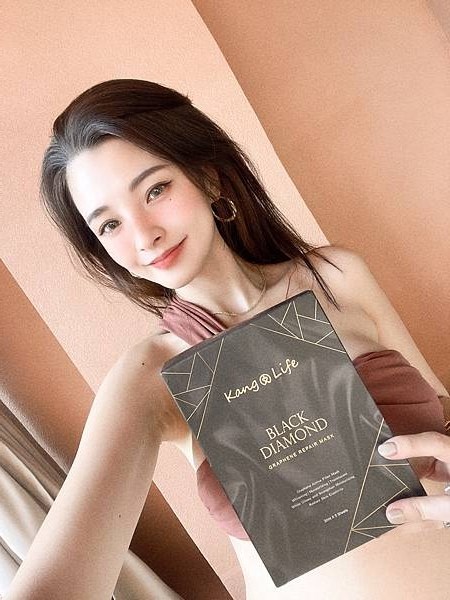 女人知己試用大隊,口碑行銷,部落客行銷,KANGLIFE 黑鑽石墨烯修護面膜,石墨烯修護面膜,植萃精華,六角網紋,均勻分布每次肌膚,採用石墨烯材料，打造獨家六角網膜,石墨烯舒緩疲倦的肌膚,舒緩肌膚壓力,淨白,溫和肌膚,修護,防止肌膚老化,30ml植萃精華液,1片抵6片,SGS安心認證,KANGLIFE 敏感肌專家,敏感肌可用
