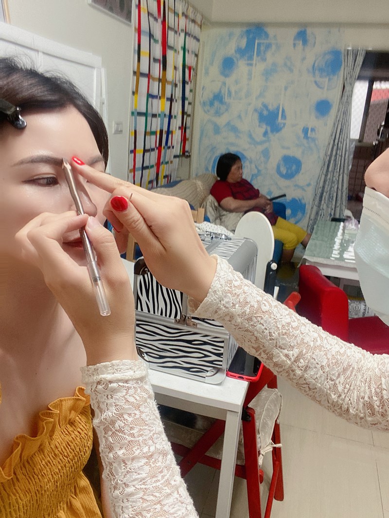 女人知己試用大隊,口碑行銷,部落客行銷,女神製造美學 霧眉達人PatryGirl,女神製造美學,霧眉達人,PatryGirl,輕奢霧眉,全程舒適安心,操作完立即自然,無結痂過度期,頂級技術,完整衛教說明,植物性色乳SGS認證安全合格有保障,一人一套操作工具衛生嚴格把關,霧眉技術超自然,老師技術資深,操作很放心,老師一直在進修技術,不同於一般霧眉師做完變成海苔眉,老師很細心每一個步驟都會關心我的感受,畫完眉型也都會用工具確認仔細,不會做成高低眉,眉毛的顏色也都會細心討論讓我挑選,眉型也會詢問我的喜好,如果不知道也沒關係,老師會設計最適合的,用國外進口的優質穩定度高的色乳，才不會後期紅眉藍眉,價格很實在技術又是神級