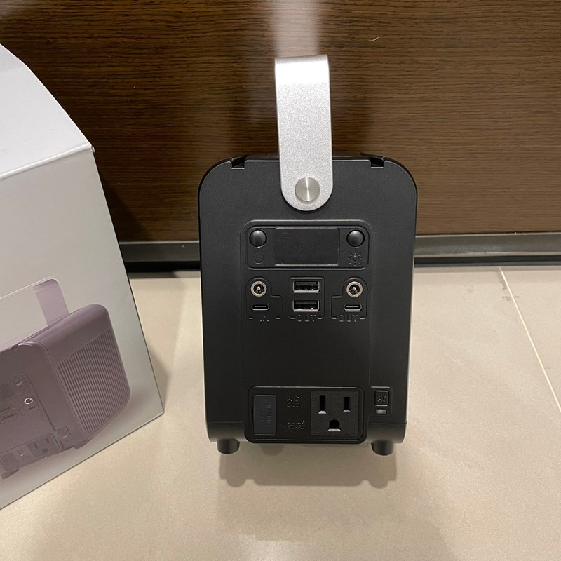 女人知己試用大隊,口碑行銷,部落客行銷,Roommi 多功能行動電源供應器,行動電源,露營燈,電瓶充電器,電瓶充電,緊急照明燈,警示燈,強光手電筒,營燈,帳篷燈,隨身充電器,筆電充電器,行動充電器