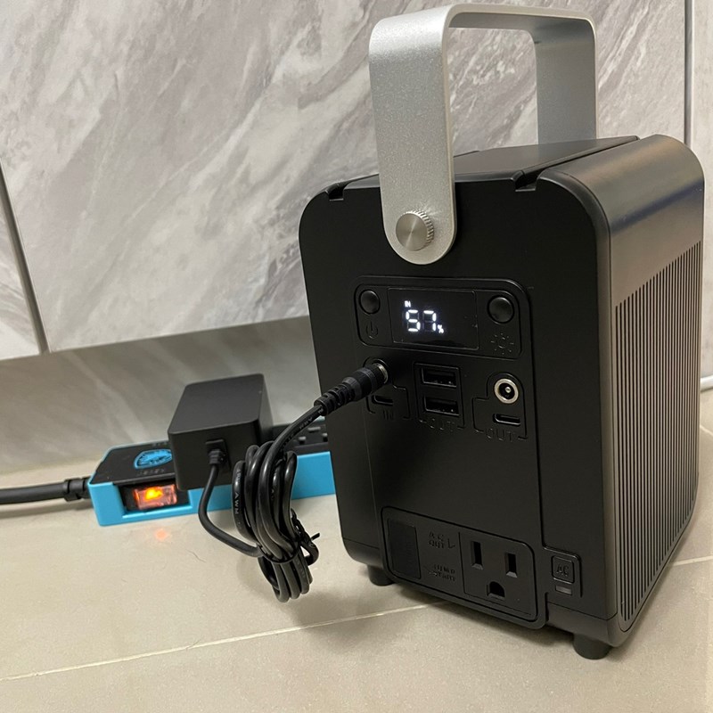 女人知己試用大隊,口碑行銷,部落客行銷,Roommi 多功能行動電源供應器,行動電源,露營燈,電瓶充電器,電瓶充電,緊急照明燈,警示燈,強光手電筒,營燈,帳篷燈,隨身充電器,筆電充電器,行動充電器