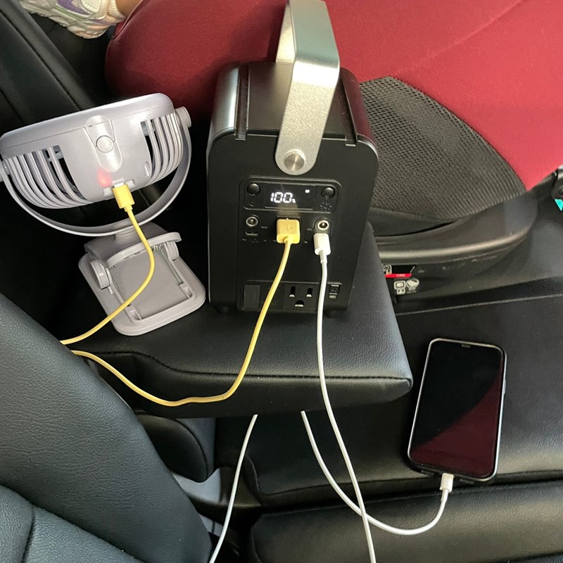 女人知己試用大隊,口碑行銷,部落客行銷,Roommi 多功能行動電源供應器,行動電源,露營燈,電瓶充電器,電瓶充電,緊急照明燈,警示燈,強光手電筒,營燈,帳篷燈,隨身充電器,筆電充電器,行動充電器
