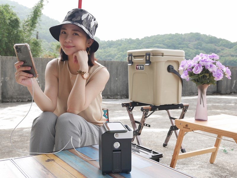 女人知己試用大隊,口碑行銷,部落客行銷,Roommi 多功能行動電源供應器,行動電源,露營燈,電瓶充電器,電瓶充電,緊急照明燈,警示燈,強光手電筒,營燈,帳篷燈,隨身充電器,筆電充電器,行動充電器