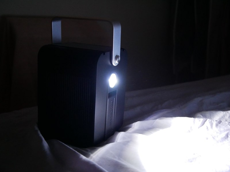 女人知己試用大隊,口碑行銷,部落客行銷,Roommi 多功能行動電源供應器,行動電源,露營燈,電瓶充電器,電瓶充電,緊急照明燈,警示燈,強光手電筒,營燈,帳篷燈,隨身充電器,筆電充電器,行動充電器