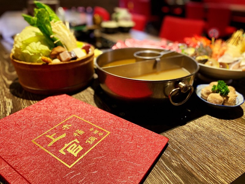 女人知己試用大隊,口碑行銷,部落客行銷,海陸雙人套餐,中壢火鍋推薦,中壢聚餐,中原火鍋推薦,中壢和牛,源自蘆洲正官,中壢火鍋,桃園火鍋,中壢鍋物推薦,中壢上官木桶鍋,上官木桶鍋