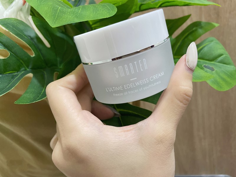 女人知己試用大隊,口碑行銷,部落客行銷,Smarter 極地雪絨花霜,Smarter SPA 30 年的SPA品牌,Smarter SPA,smarterspa 30年的 SPA 品牌,極地雪絨花霜+簡約保養，詩嫚特保養品,保濕霜推薦,面霜+保濕,保濕霜+緊緻,乾燥+保濕霜