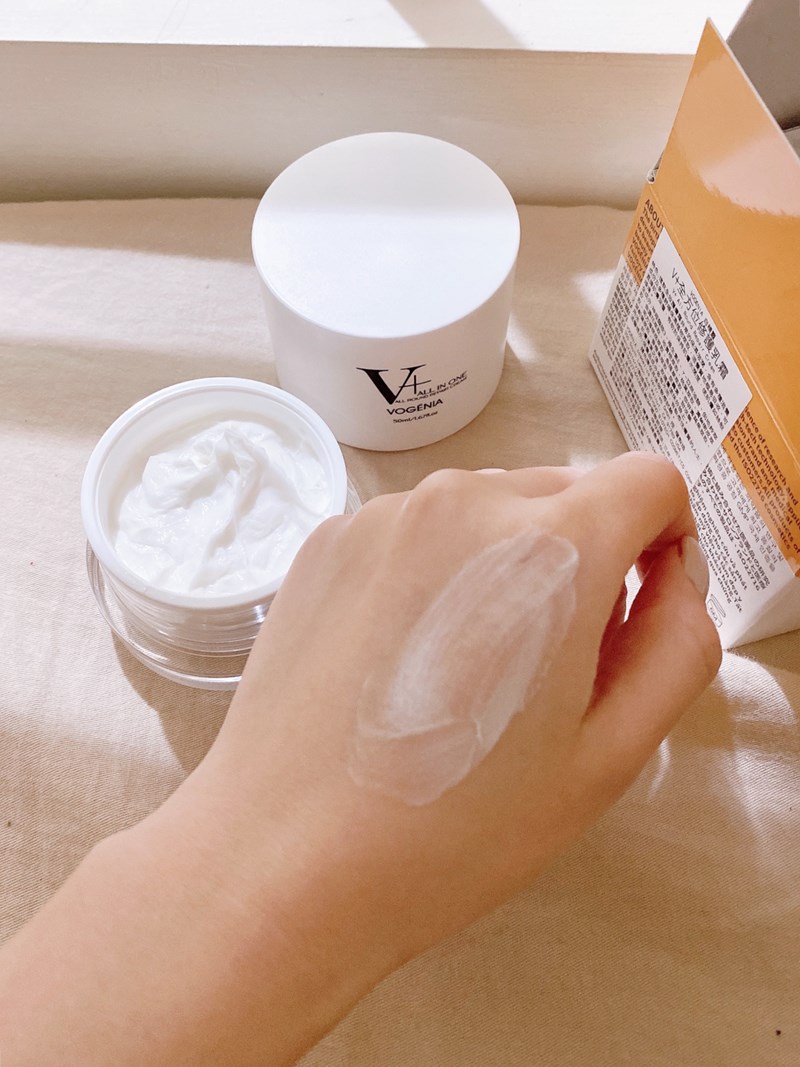 女人知己試用大隊,口碑行銷,部落客行銷,V+全方位修護乳霜,VOGÉNIA V+全方位修護乳霜,舒緩肌膚壓力,生活壓力也是會造成肌膚老化的原因之一,有研究報告指出，生活壓力可能是指生理上的睡眠不足,工作的壓力,人際關係等，還有外在的環境,現今的疫情,氣候的變化，這些對於肌膚來說都是一個壓力的來源。,懶人福星 一罐就足夠,專利研發,保持肌膚水潤度，使肌膚如絲般順滑,有助於舒緩和護理肌膚,提升肌膚對環境傷害的保護力優良製作,國際認證,專業技術