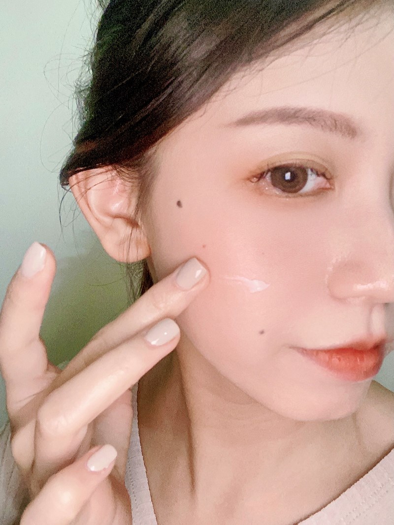 女人知己試用大隊,口碑行銷,部落客行銷,V+全方位修護乳霜,VOGÉNIA V+全方位修護乳霜,舒緩肌膚壓力,生活壓力也是會造成肌膚老化的原因之一,有研究報告指出，生活壓力可能是指生理上的睡眠不足,工作的壓力,人際關係等，還有外在的環境,現今的疫情,氣候的變化，這些對於肌膚來說都是一個壓力的來源。,懶人福星 一罐就足夠,專利研發,保持肌膚水潤度，使肌膚如絲般順滑,有助於舒緩和護理肌膚,提升肌膚對環境傷害的保護力優良製作,國際認證,專業技術