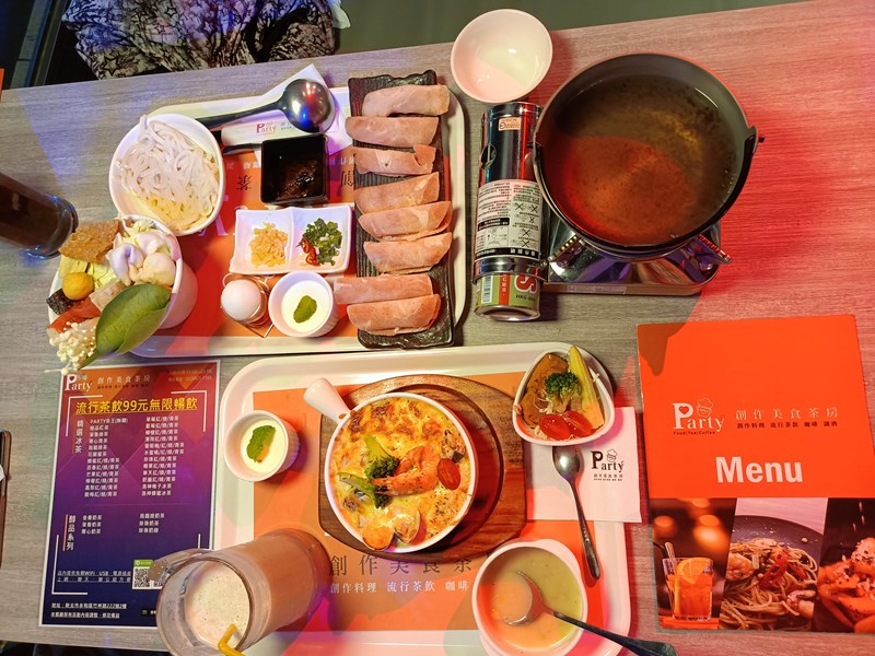 女人知己試用大隊,口碑行銷,部落客行銷,Party創作美食茶房,永和餐廳,親子餐廳,商務聚會,生日聚會,學生聚會,過年聚會,跨年聚會,包廂區,吸菸區,可包場,可投影,免費WIFI,每桌都有提供電源插座.USB插座,調酒,特調飲品,有提供桌遊,營業到凌晨3點,美食探索.歡樂聚會.盡在party,大台北最寬敞時尚的暢飲店,99元流行飲品無限暢飲一天,299元花式調酒無限暢飲一天,全國獨一無二 流行飲品+花式調酒同步暢飲,1000元消費卷享半年份無限暢飲,1800元消費卷享一年份無限暢飲,【Party行動辦公室包月方案】：1個月2999元(每日10：00-晚上11：00  /   流行茶飲無限暢飲+75元內茶點1份   /  可享套餐.茶點9折優惠)