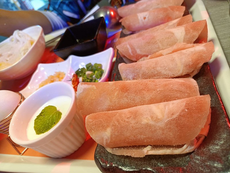 女人知己試用大隊,口碑行銷,部落客行銷,Party創作美食茶房,永和餐廳,親子餐廳,商務聚會,生日聚會,學生聚會,過年聚會,跨年聚會,包廂區,吸菸區,可包場,可投影,免費WIFI,每桌都有提供電源插座.USB插座,調酒,特調飲品,有提供桌遊,營業到凌晨3點,美食探索.歡樂聚會.盡在party,大台北最寬敞時尚的暢飲店,99元流行飲品無限暢飲一天,299元花式調酒無限暢飲一天,全國獨一無二 流行飲品+花式調酒同步暢飲,1000元消費卷享半年份無限暢飲,1800元消費卷享一年份無限暢飲,【Party行動辦公室包月方案】：1個月2999元(每日10：00-晚上11：00  /   流行茶飲無限暢飲+75元內茶點1份   /  可享套餐.茶點9折優惠)
