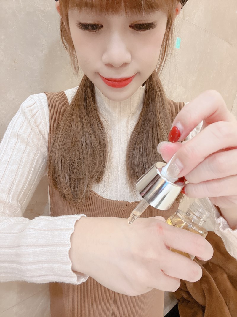 女人知己試用大隊,口碑行銷,部落客行銷,FLEUR CUI繁花萃 金萃賦活油,FLEUR CUI 金萃賦活油,繁花萃 金萃賦活油,小金瓶,舒緩疲倦的肌膚,臉部保養油,鎖水保濕,撫平細紋,天然精油香氣，可紓緩壓力,防止肌膚老化