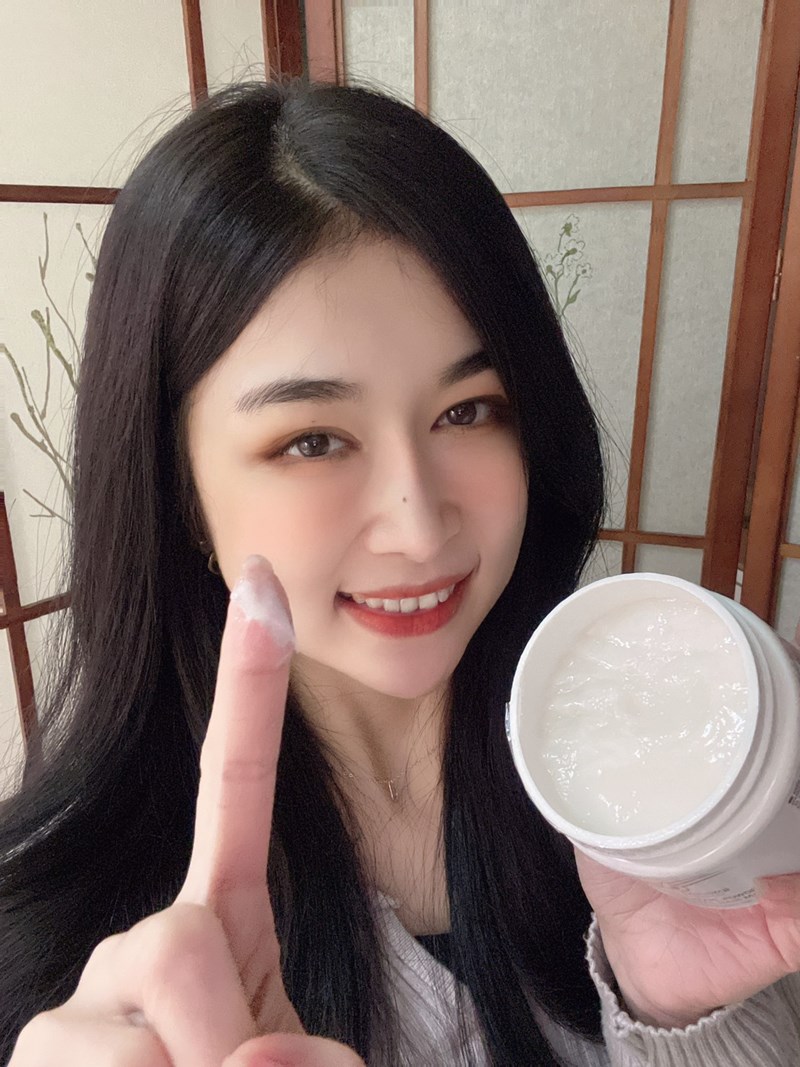 女人知己試用大隊,口碑行銷,部落客行銷,Extra Mineral 專業護色髮膜,Extra Mineral角蛋白&珍珠粉-專業護色髮膜,Extra Mineral,專業護色髮膜,無爭議化學物質,無環境傷害,無動物實驗,以色列原裝進口,含有珍貴角蛋白,珍珠粉和死海礦物質,修復染燙後受損髮質，同時具有強大的護色功用,礦物質微量元素是組織修復的重要元素,深層修護,柔順保水光澤重現髮絲生命力,回購率高,Extra Mineral結合創新美容技術與死海天然礦藏,獨特配方在修護髮絲的同時不造成髮根負擔,由專業化學家配製，經過以色列認證實驗室的嚴格測試，以確保其安全性和有效性,Extra Mineral系列香氛以舊巴黎街道的記憶為基調，加入地中海的獨特氛圍，以柑橘,桉樹,石榴為主調,以色列政府頒發傑出產品出口製造商,優良死海產品標章,GMP ISO認證,生菌數檢驗合格