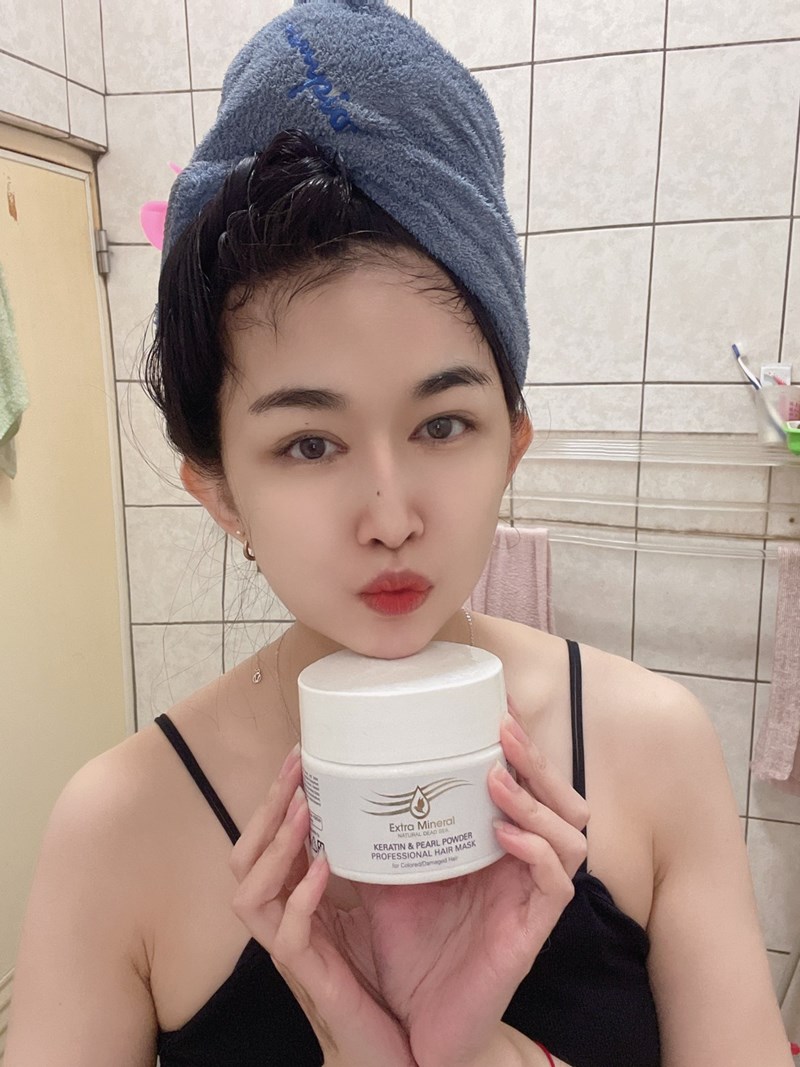 女人知己試用大隊,口碑行銷,部落客行銷,Extra Mineral 專業護色髮膜,Extra Mineral角蛋白&珍珠粉-專業護色髮膜,Extra Mineral,專業護色髮膜,無爭議化學物質,無環境傷害,無動物實驗,以色列原裝進口,含有珍貴角蛋白,珍珠粉和死海礦物質,修復染燙後受損髮質，同時具有強大的護色功用,礦物質微量元素是組織修復的重要元素,深層修護,柔順保水光澤重現髮絲生命力,回購率高,Extra Mineral結合創新美容技術與死海天然礦藏,獨特配方在修護髮絲的同時不造成髮根負擔,由專業化學家配製，經過以色列認證實驗室的嚴格測試，以確保其安全性和有效性,Extra Mineral系列香氛以舊巴黎街道的記憶為基調，加入地中海的獨特氛圍，以柑橘,桉樹,石榴為主調,以色列政府頒發傑出產品出口製造商,優良死海產品標章,GMP ISO認證,生菌數檢驗合格