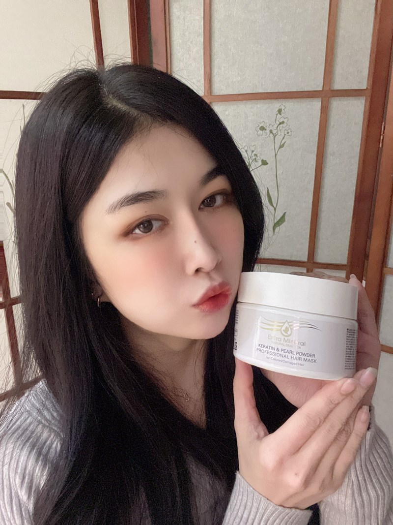 女人知己試用大隊,口碑行銷,部落客行銷,Extra Mineral 專業護色髮膜,Extra Mineral角蛋白&珍珠粉-專業護色髮膜,Extra Mineral,專業護色髮膜,無爭議化學物質,無環境傷害,無動物實驗,以色列原裝進口,含有珍貴角蛋白,珍珠粉和死海礦物質,修復染燙後受損髮質，同時具有強大的護色功用,礦物質微量元素是組織修復的重要元素,深層修護,柔順保水光澤重現髮絲生命力,回購率高,Extra Mineral結合創新美容技術與死海天然礦藏,獨特配方在修護髮絲的同時不造成髮根負擔,由專業化學家配製，經過以色列認證實驗室的嚴格測試，以確保其安全性和有效性,Extra Mineral系列香氛以舊巴黎街道的記憶為基調，加入地中海的獨特氛圍，以柑橘,桉樹,石榴為主調,以色列政府頒發傑出產品出口製造商,優良死海產品標章,GMP ISO認證,生菌數檢驗合格