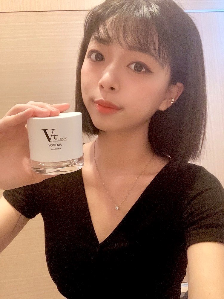 女人知己試用大隊,口碑行銷,部落客行銷,V+全方位修護乳霜,VOGÉNIA V+全方位修護乳霜,舒緩肌膚壓力,生活壓力也是會造成肌膚老化的原因之一,有研究報告指出，生活壓力可能是指生理上的睡眠不足,工作的壓力,人際關係等，還有外在的環境,現今的疫情,氣候的變化，這些對於肌膚來說都是一個壓力的來源。,懶人福星 一罐就足夠,專利研發,保持肌膚水潤度，使肌膚如絲般順滑,有助於舒緩和護理肌膚,提升肌膚對環境傷害的保護力優良製作,國際認證,專業技術