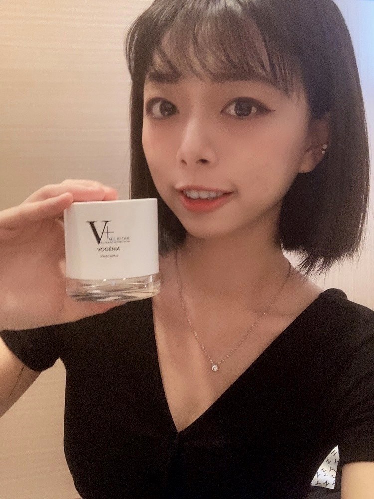 女人知己試用大隊,口碑行銷,部落客行銷,V+全方位修護乳霜,VOGÉNIA V+全方位修護乳霜,舒緩肌膚壓力,生活壓力也是會造成肌膚老化的原因之一,有研究報告指出，生活壓力可能是指生理上的睡眠不足,工作的壓力,人際關係等，還有外在的環境,現今的疫情,氣候的變化，這些對於肌膚來說都是一個壓力的來源。,懶人福星 一罐就足夠,專利研發,保持肌膚水潤度，使肌膚如絲般順滑,有助於舒緩和護理肌膚,提升肌膚對環境傷害的保護力優良製作,國際認證,專業技術