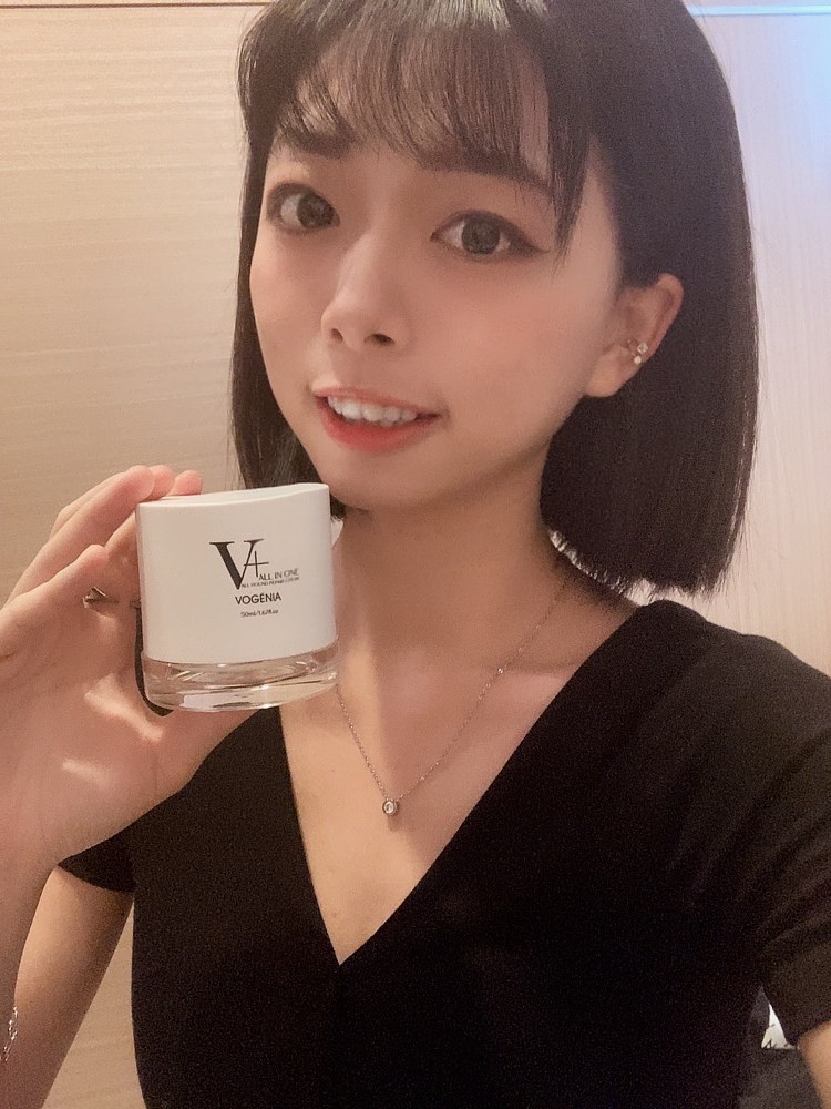 女人知己試用大隊,口碑行銷,部落客行銷,V+全方位修護乳霜,VOGÉNIA V+全方位修護乳霜,舒緩肌膚壓力,生活壓力也是會造成肌膚老化的原因之一,有研究報告指出，生活壓力可能是指生理上的睡眠不足,工作的壓力,人際關係等，還有外在的環境,現今的疫情,氣候的變化，這些對於肌膚來說都是一個壓力的來源。,懶人福星 一罐就足夠,專利研發,保持肌膚水潤度，使肌膚如絲般順滑,有助於舒緩和護理肌膚,提升肌膚對環境傷害的保護力優良製作,國際認證,專業技術
