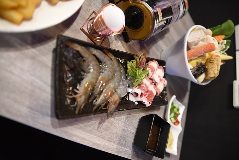 女人知己試用大隊,口碑行銷,部落客行銷,Party創作美食茶房,永和餐廳,親子餐廳,商務聚會,生日聚會,學生聚會,過年聚會,跨年聚會,包廂區,吸菸區,可包場,可投影,免費WIFI,每桌都有提供電源插座.USB插座,調酒,特調飲品,有提供桌遊,營業到凌晨3點,美食探索.歡樂聚會.盡在party,大台北最寬敞時尚的暢飲店,99元流行飲品無限暢飲一天,299元花式調酒無限暢飲一天,全國獨一無二 流行飲品+花式調酒同步暢飲,1000元消費卷享半年份無限暢飲,1800元消費卷享一年份無限暢飲,【Party行動辦公室包月方案】：1個月2999元(每日10：00-晚上11：00  /   流行茶飲無限暢飲+75元內茶點1份   /  可享套餐.茶點9折優惠)